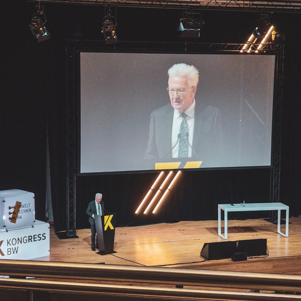 Der Ministerpresident Kretschmer eröffnet den Ressourceneffizienz- und Kreislaufwirtschaftskongress 2025 in Stuttgart